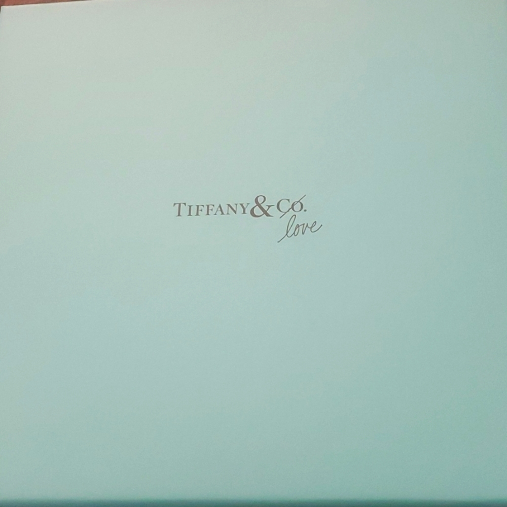 Tiffany love for her Womens Perfume set